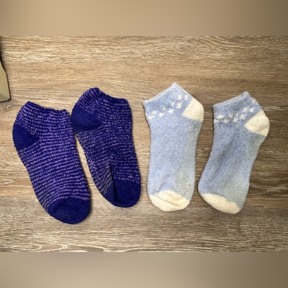 Set of 2 - Fuzzy Ankle Socks
